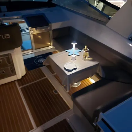 House Boat Golfo Di Napoli