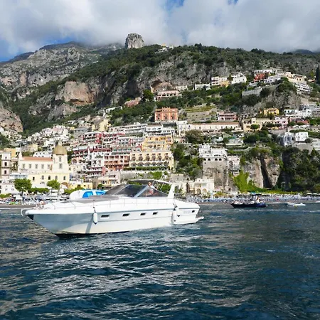 House Boat Golfo Di Napoli * Castellammare di Stabia