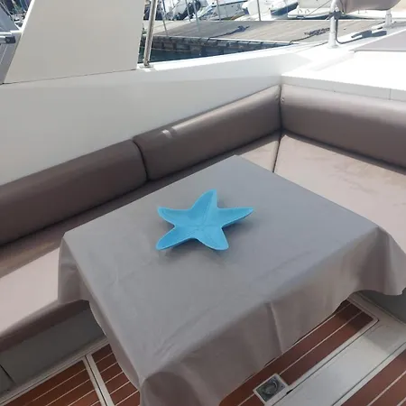 House Boat Golfo Di Napoli * Castellammare di Stabia