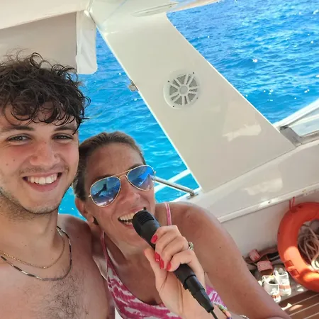 House Boat Golfo Di Napoli Botel