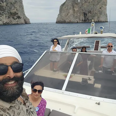 House Boat Golfo Di Napoli Botel *