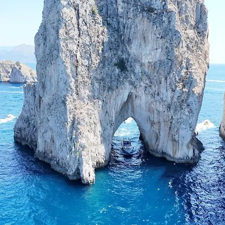 House Boat Golfo Di Napoli Botel *