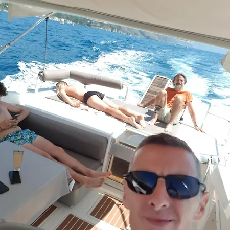 House Boat Golfo Di Napoli * Castellammare di Stabia
